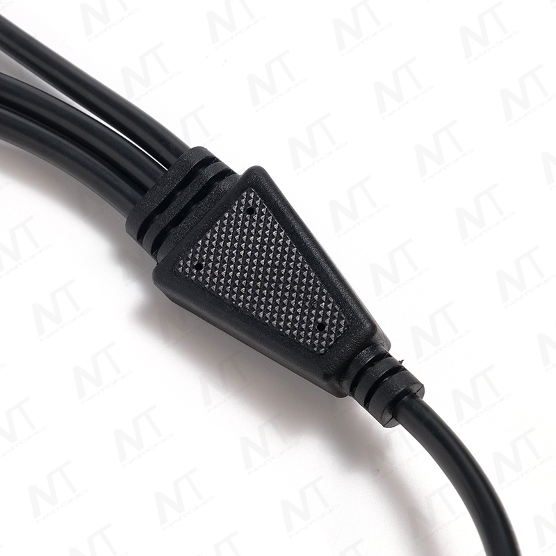 01-Typ Stecker auf 1-auf-3 01-Typ Buchse DC-Stromverteilungskabelbaum