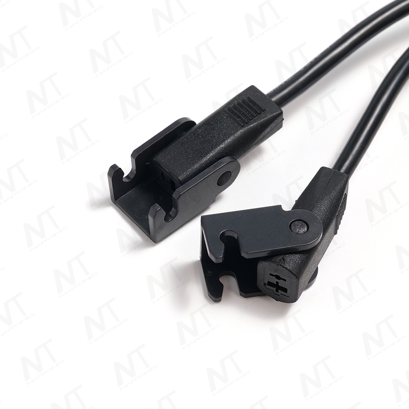 01-Typ Stecker auf 1-auf-3 01-Typ Buchse DC-Stromverteilungskabelbaum